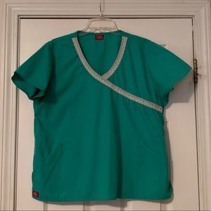 Women’s Dickies size L scrub top